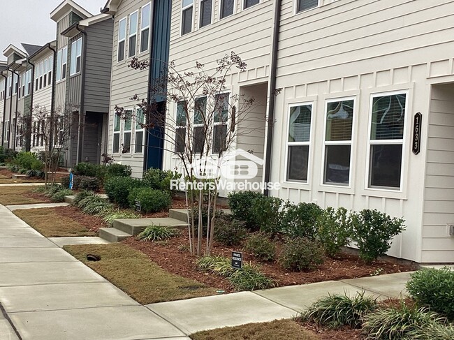 1633 Aeslin Dr NW in Atlanta, GA - Foto de edificio - Building Photo