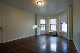 45 Carlton St in Brookline, MA - Building Photo - Building Photo
