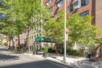 117 E 37th St in New York, NY - Building Photo - Building Photo