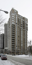 1 Wood in Westmount, QC - Building Photo - Building Photo