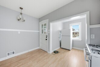 5301 W Winona St in Chicago, IL - Building Photo - Building Photo