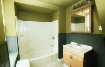 295 Franklin St in Bloomfield, NJ - Building Photo - Building Photo