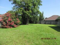 345 Riverchase Blvd photo'