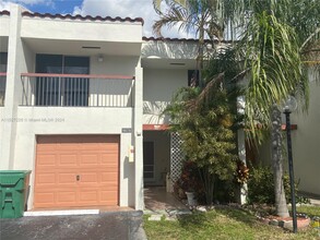 6679 Racquet Club Dr, Unit 188 in Lauderhill, FL - Foto de edificio - Building Photo