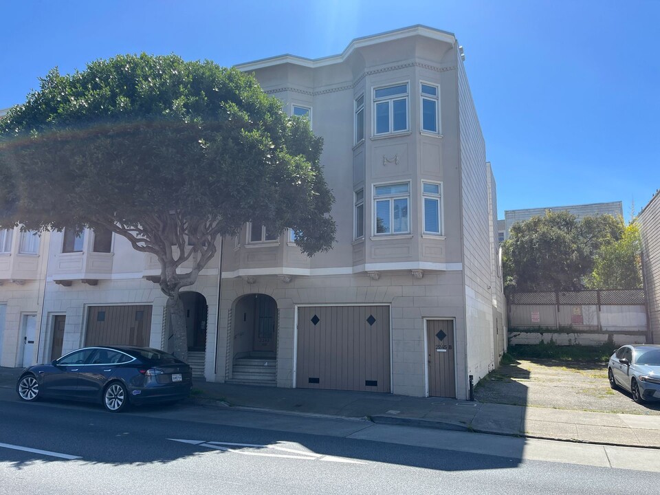 2245-2247-2247 Lombard St in San Francisco, CA - Building Photo