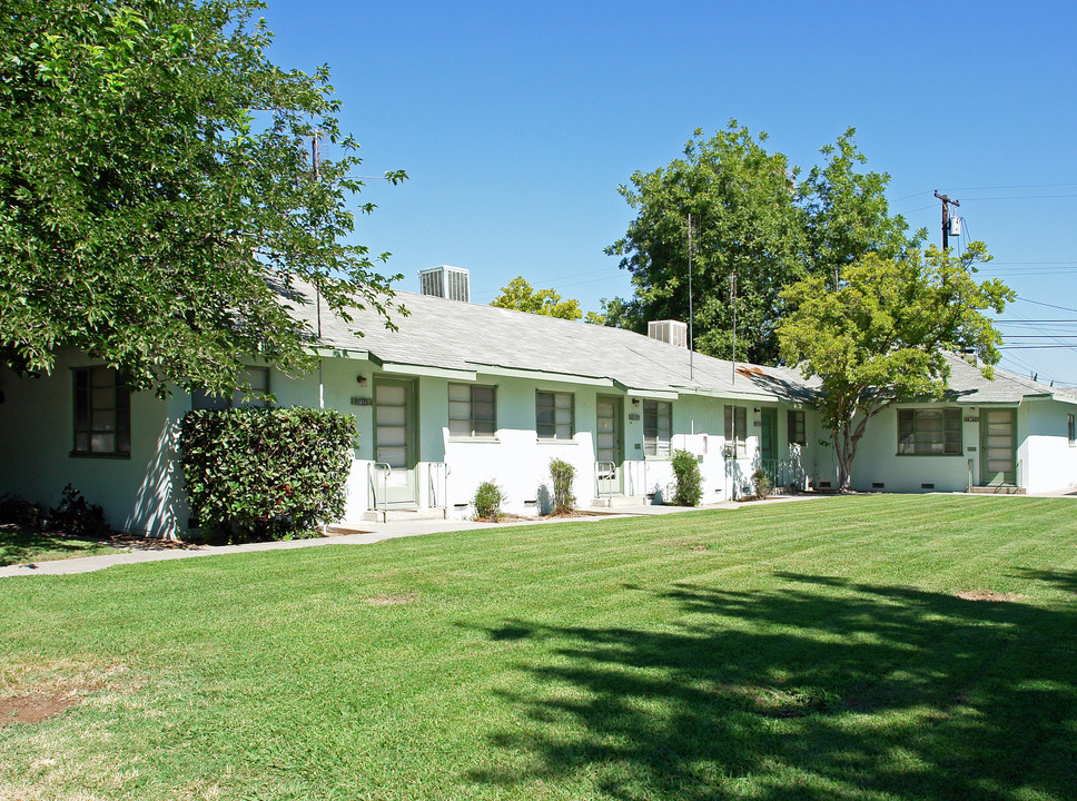 3415 E Mckinley Ave in Fresno, CA - Foto de edificio