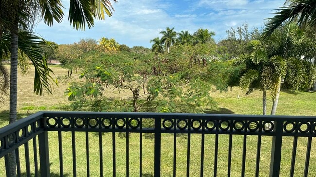 2058 Alta Meadows Ln