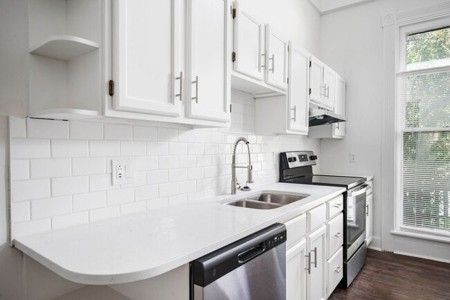 property at 1653 N Delaware St