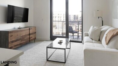 1007 S Mint St, Unit 714 in Charlotte, NC - Building Photo - Building Photo