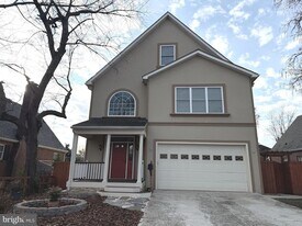 728 18th St S in Arlington, VA - Building Photo