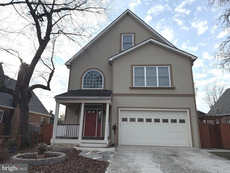 728 18th St S in Arlington, VA - Building Photo