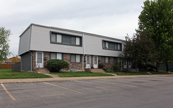 Westerfield North Townhouses in Olathe, KS - Building Photo - Building Photo