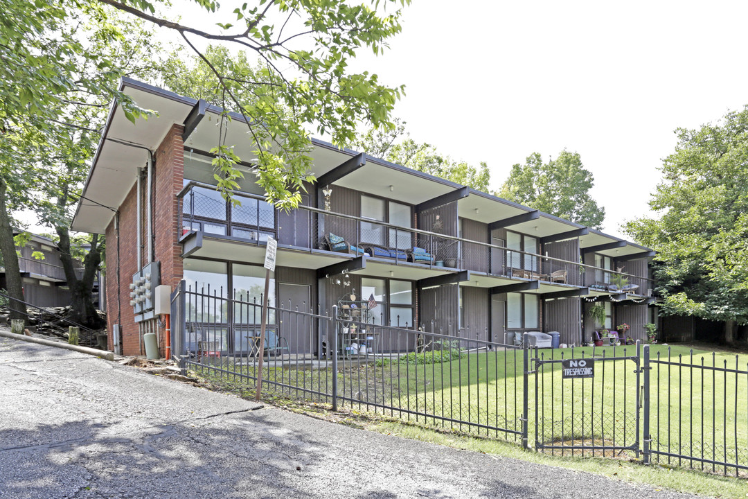 Beverley Manor Apartments in Fayetteville, AR - Building Photo