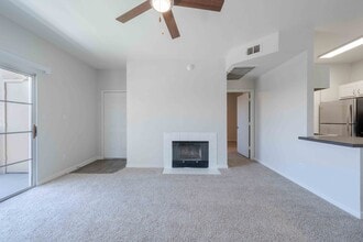 Crestone at Shadow Mountain in Phoenix, AZ - Building Photo - Building Photo