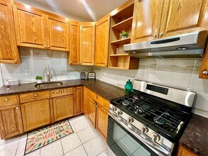 17 Academy Ave in Middletown, NY - Building Photo - Building Photo