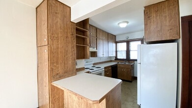 1106 Adams St in Ottawa, IL - Foto de edificio - Building Photo