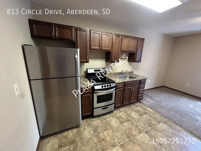 214 S Kline St in Aberdeen, SD - Building Photo - Building Photo
