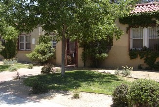 Arcadia Courtyard in Albuquerque, NM - Building Photo - Building Photo