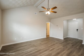 10830 Dorton Dr in Louisville, KY - Building Photo - Building Photo