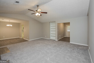 3394 Sheree Trail in Stone Mountain, GA - Building Photo - Building Photo