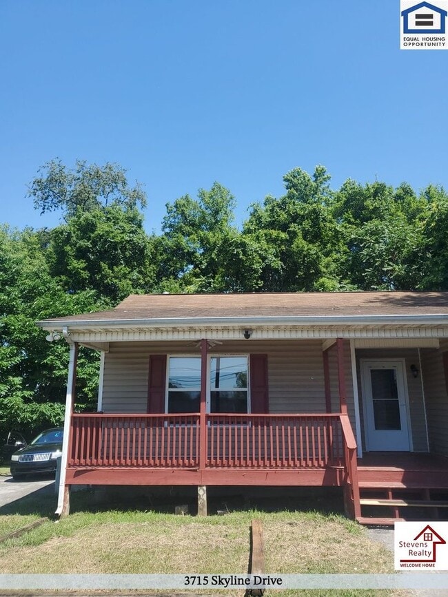 3715 Skyline Dr, Unit C in Knoxville, TN - Foto de edificio - Building Photo