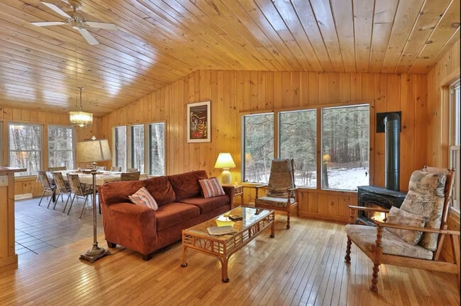 4155 Lake Shore Dr in Diamond Point, NY - Building Photo - Building Photo