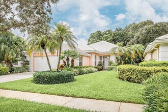 8593 Wakefield Dr in Palm Beach Gardens, FL - Building Photo - Building Photo