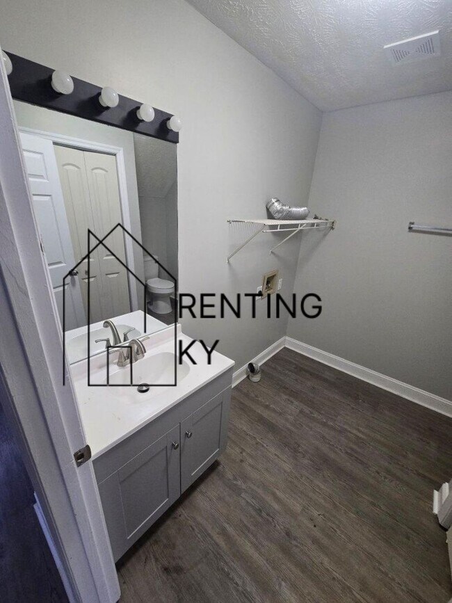 176 S Killarney Ln in Richmond, KY - Building Photo - Building Photo