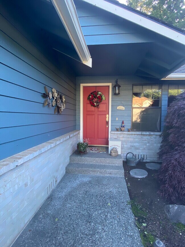 25733 Lake Wilderness Country Club Dr SE in Maple Valley, WA - Building Photo - Building Photo