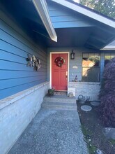 25733 Lake Wilderness Country Club Dr SE in Maple Valley, WA - Building Photo - Building Photo