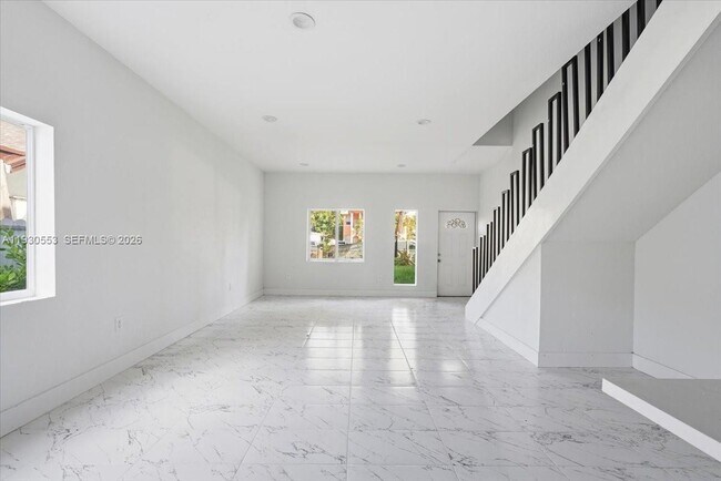 1126 NW 28th St in Miami, FL - Building Photo - Building Photo