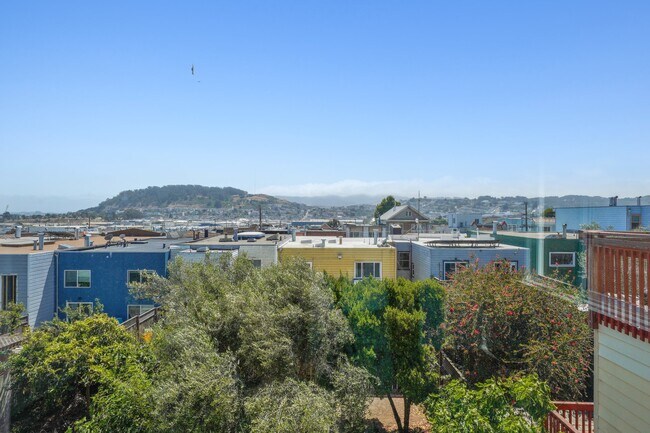 1431 Quesada Ave, Unit 1 in San Francisco, CA - Foto de edificio - Building Photo