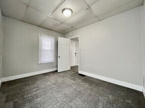 1011-1013 Quarry Ave NW in Grand Rapids, MI - Building Photo - Building Photo
