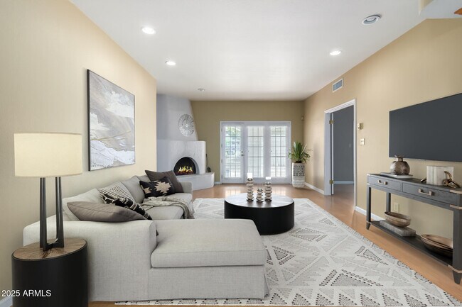 5200 S Lakeshore Dr in Tempe, AZ - Building Photo - Building Photo