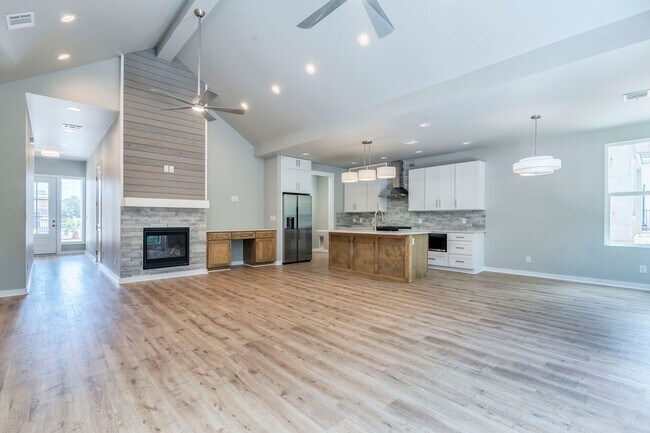 property at 2308 Kellie Brooke Rd