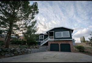 20825 Crest Dr in Tehachapi, CA - Building Photo