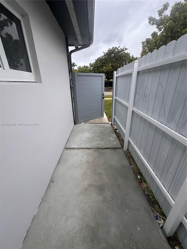 20625 Jacaranda Rd in Cutler Bay, FL - Building Photo - Building Photo