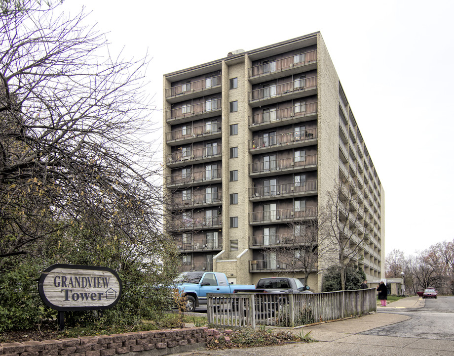 Grandview Tower Apartments in Evansville, IN - Building Photo