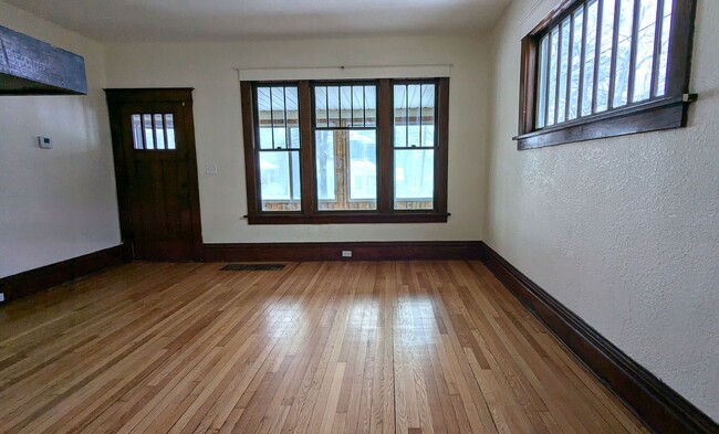 457 W Southern Ave in Muskegon, MI - Building Photo - Building Photo