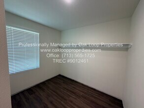 4 N Atlantic St in Baytown, TX - Building Photo - Building Photo