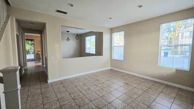 24125 View Pointe Ln in Santa Clarita, CA - Building Photo - Building Photo