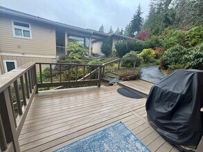 221 N Bay Ln in Port Ludlow, WA - Building Photo - Building Photo