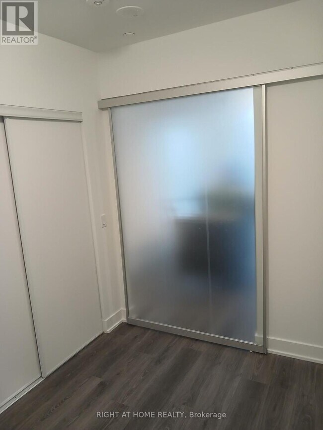 2545 Simcoe St N in Oshawa, ON - Building Photo - Building Photo