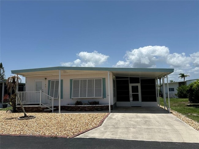 property at 320 Desoto St