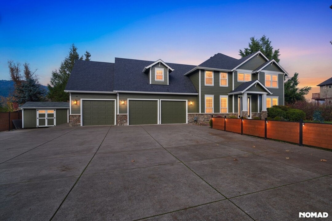 3120 Hayden Bridge Rd in Springfield, OR - Building Photo