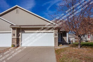 738 NE Spring St in Ankeny, IA - Building Photo