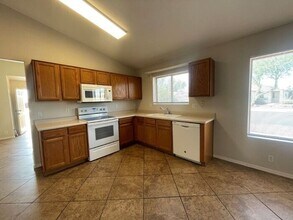 15752 W Lundberg St in Surprise, AZ - Building Photo - Building Photo
