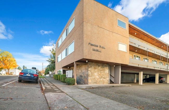 Finnigan Building in Edmonds, WA - Building Photo - Primary Photo