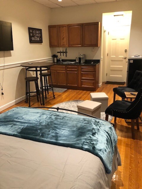 48A Gloucester St, Unit 2 in Boston, MA - Building Photo - Building Photo