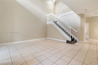 8562 NW 108th Ave in Doral, FL - Building Photo - Building Photo